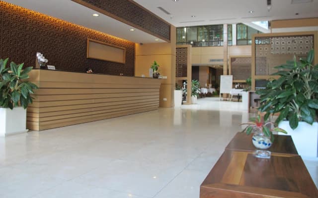 Nhi Phi Hotel - photo 2