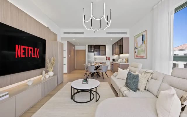 Portside Bliss La Mer 1 BR with Sea View - photo 3
