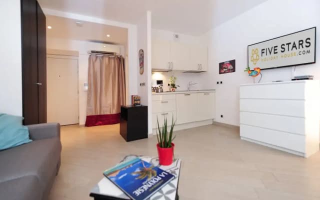 Studio Orange Five Stars Holiday House - photo 3