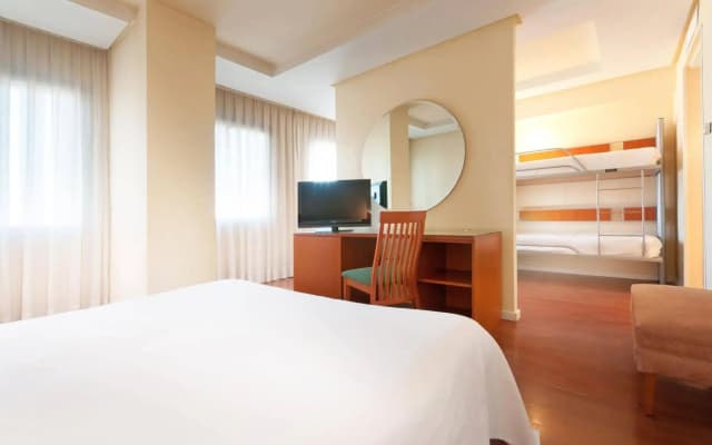 Hotel Madrid Chamartín Affiliated by Meliá - photo 3