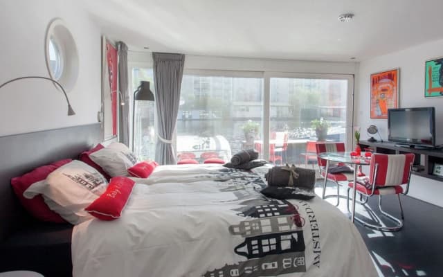 A Bed & Breakfast on a Splendid Houseboat - photo 5