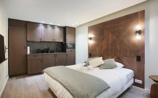 Modern Suite Center of Paris Montmartre - photo 4