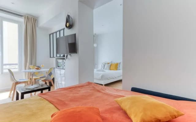 New Large Studio in the Heart of Paris 12 - photo 2