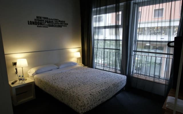 Hostal Mayerling Centro - photo 4