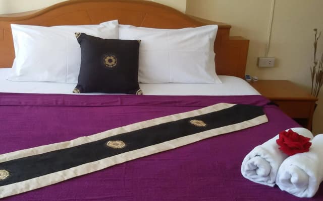Patong Rose Guesthouse - photo 2