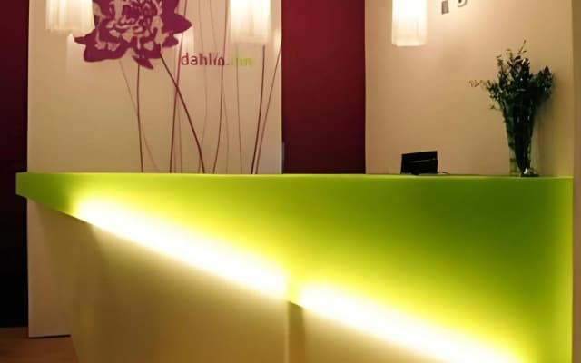 Dahlia Inn - photo 2