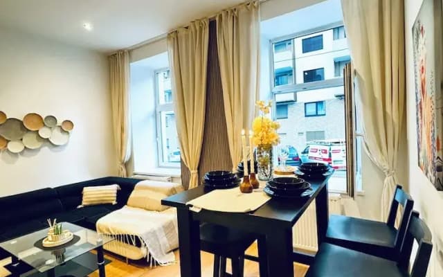 Comfy 1BR Apt Near Praterstern - photo 2