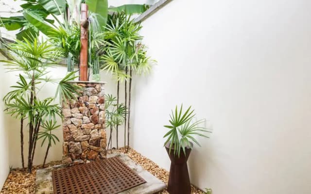 The Hideaway Suites Boutique Guesthouse - photo 3
