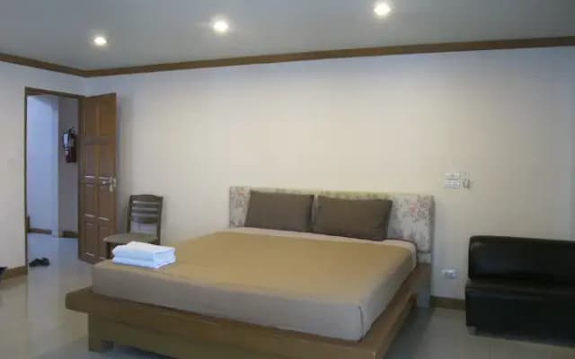 Rouge Service Apartment - photo 2