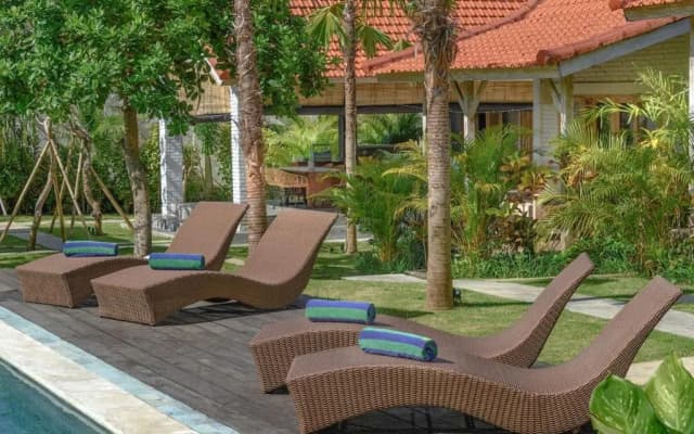 Tamuku Padang Padang, CARI Surf Camp - photo 5