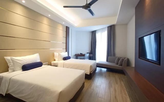 Pacific Regency Beach Resort Port Dickson - photo 5