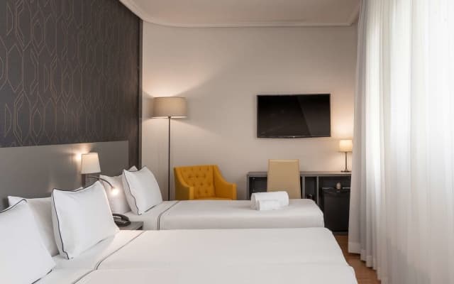 Hotel Madrid Plaza de España Affiliated by Meliá - photo 4