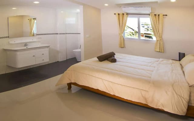 Villa Waree 5 minutes from City and Beach - photo 3