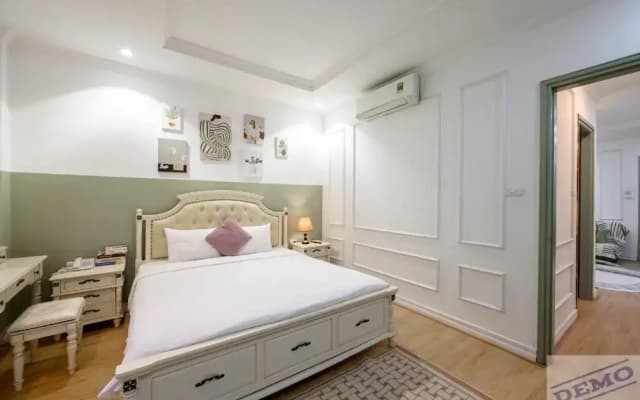 Luxe Paradise Suites Hotel Dich Vong Hau - photo 5