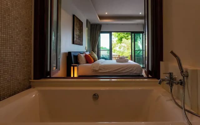 3Br Seaview with Pool Escape V276 - photo 2