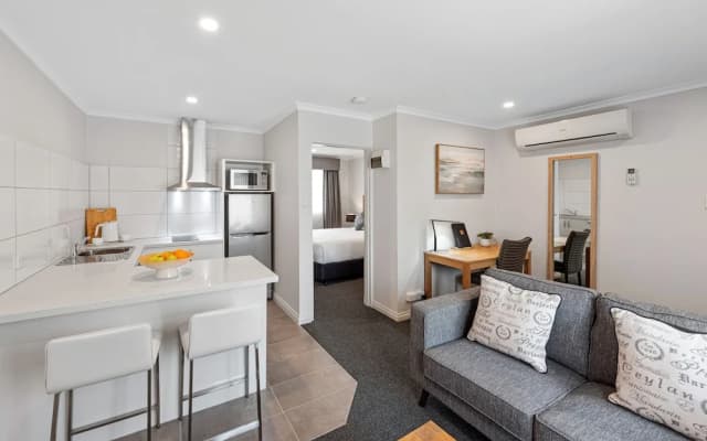 Fawkner Executive Suites & Serviced Apartments - photo 4