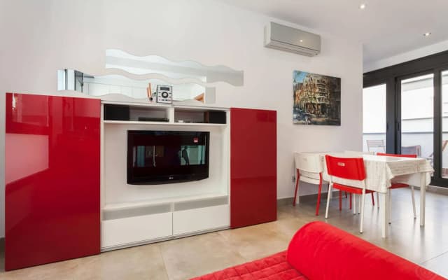 Via Augusta Apartments - photo 3