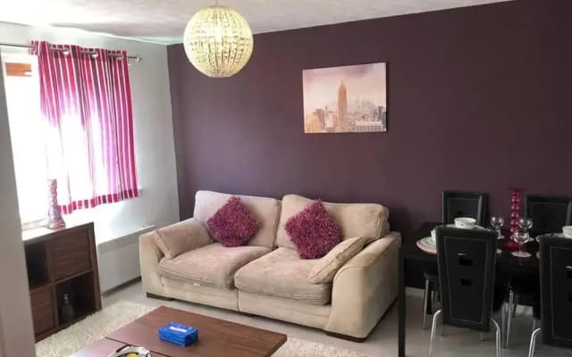 Stunning 2-bed Serviced Selfcatering Apartment - photo 5