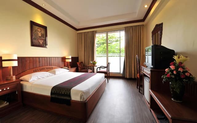 City River Hotel - photo 5