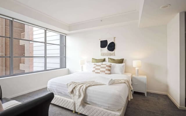 Cozy 2BR Apartment Steps From Darling Harbour - photo 5