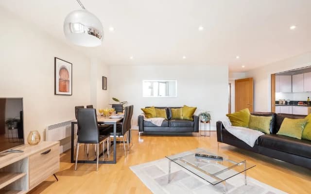 Vauxhall Riverside Private Apartments - photo 4