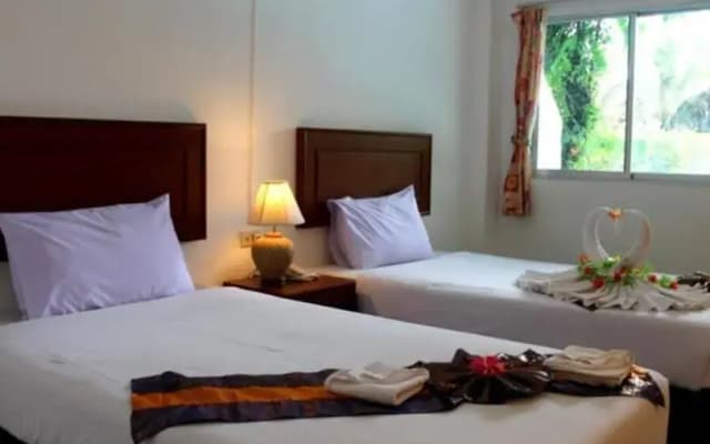 Kamala Beach Inn - photo 2