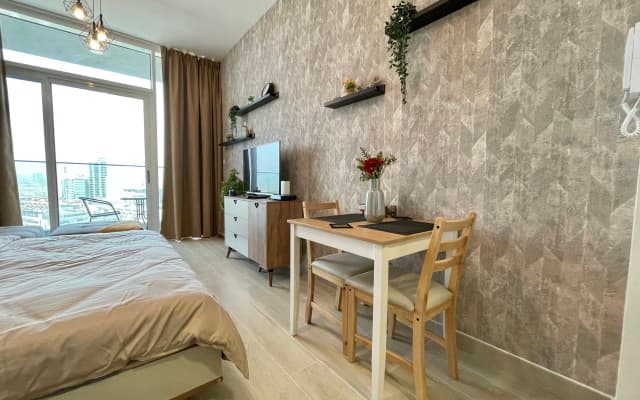 Spacious & Cute Studio with Balcony - photo 3