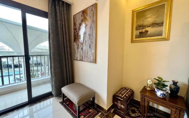 Luxury hotel apartment with pools in front AUC - photo 2