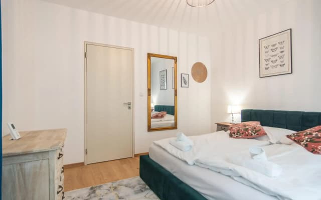 Apartment with Balcony - photo 2