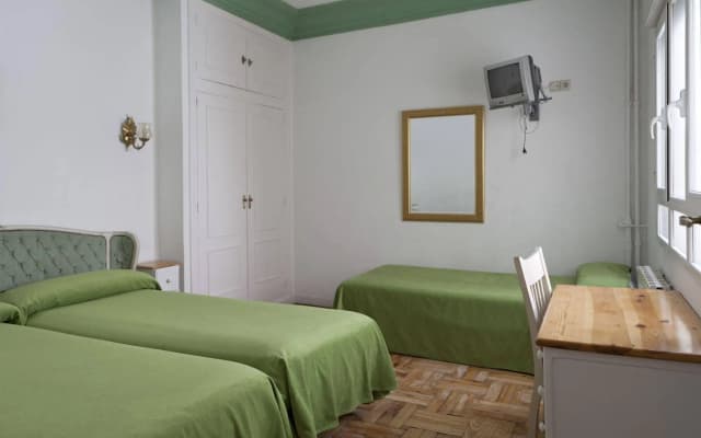 Hostal Madrid - photo 5