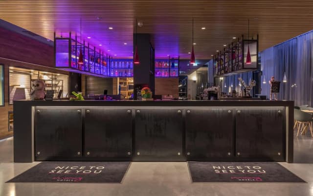 Moxy Edinburgh Airport - photo 2