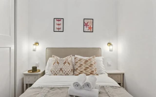 Classy 1BR - Elysee & Madeleine Area - photo 2