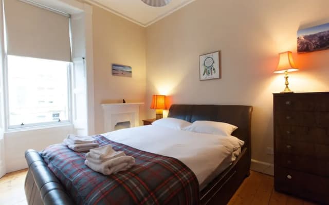 2 Bedroom Central Apartment - photo 4