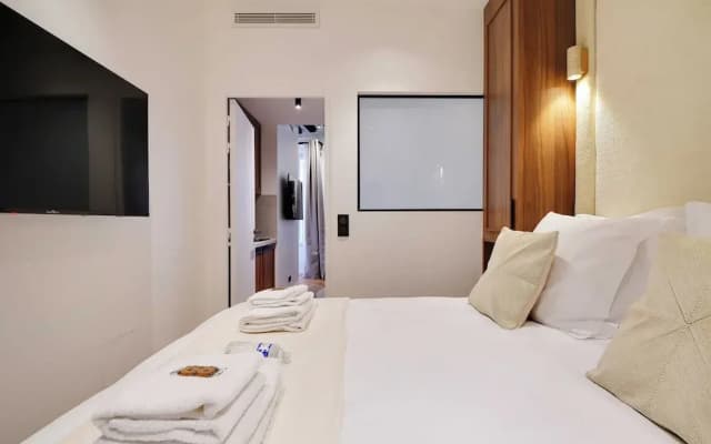 Elegant Comfort in the Heart of Paris-notre Dame - photo 4