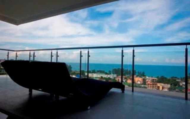 Sunset Plaza Holiday Apartment - photo 5
