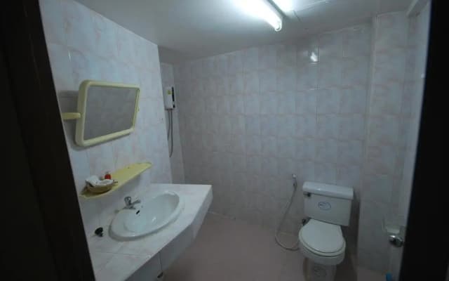 Kingfisher House And Bar - photo 5