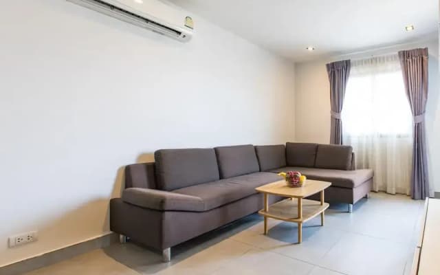 Modern Condo - 1BR T1-401 - photo 3