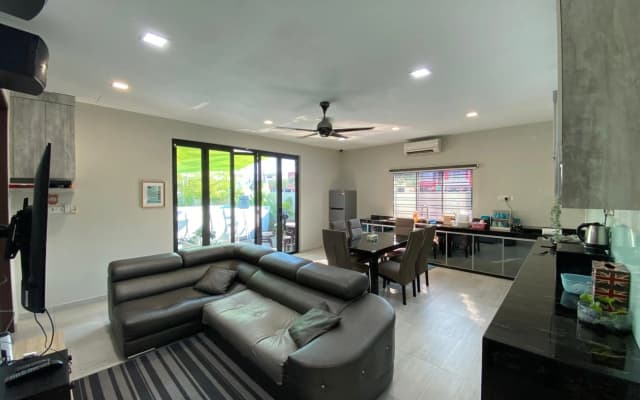 D'Ambiience Private Pool & Garden Residence - photo 3