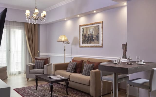 AVA Hotel & Suites - photo 3