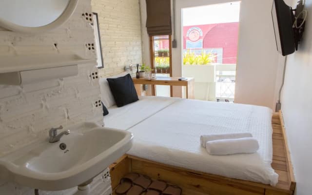 2W Cafe & Hostel - photo 5