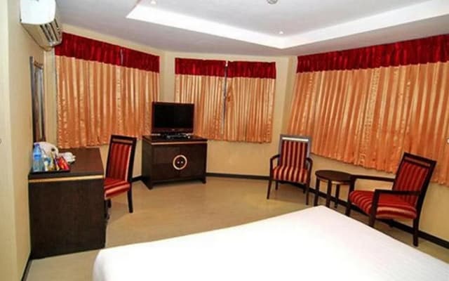 Lucky Palace Hotel - photo 5