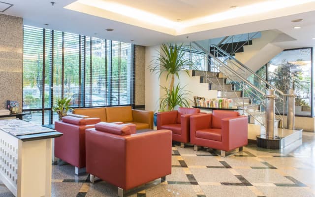 BU Place Hotel - photo 2