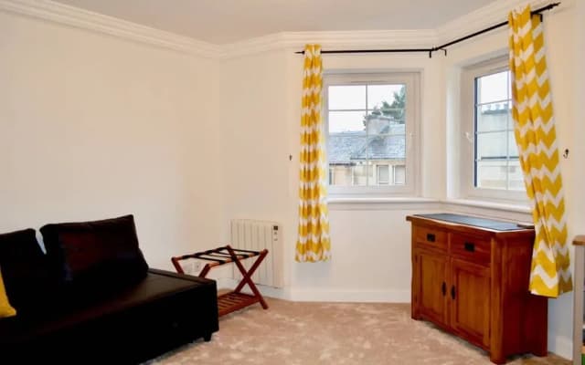Edinburgh Apartment With Pool and Rooftop Views - photo 5