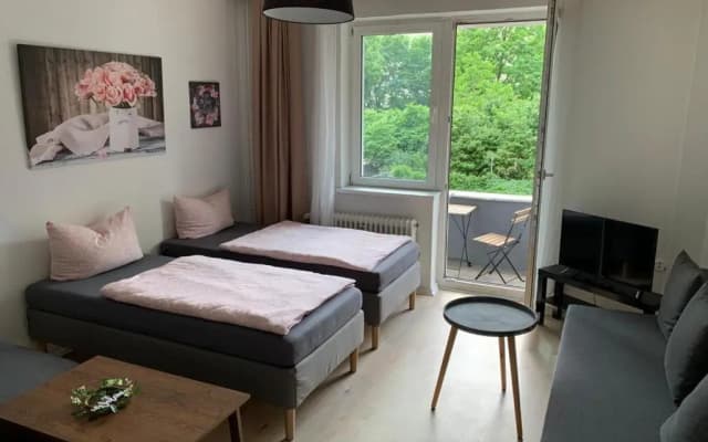 BERLIN mal ANDERS ERLEBEN - HIER TOBT DAS LEBEN - photo 3