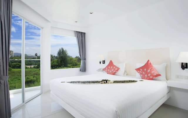 Grand Sunset Hotel Phuket - photo 4