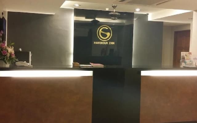 Harbour Inn Melaka - photo 2