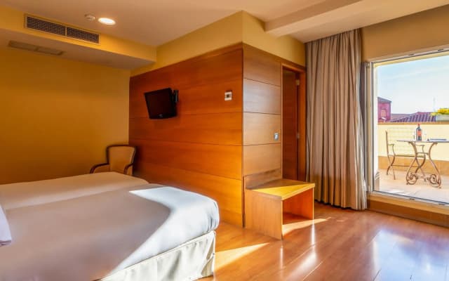 Hotel Sterling - photo 4