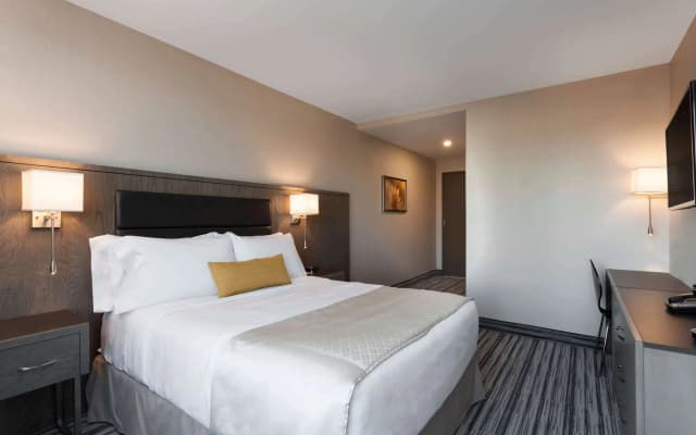 Wyndham Garden Laguardia South - photo 3