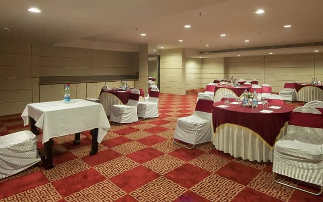 Hotel S K Crown Park - photo 3