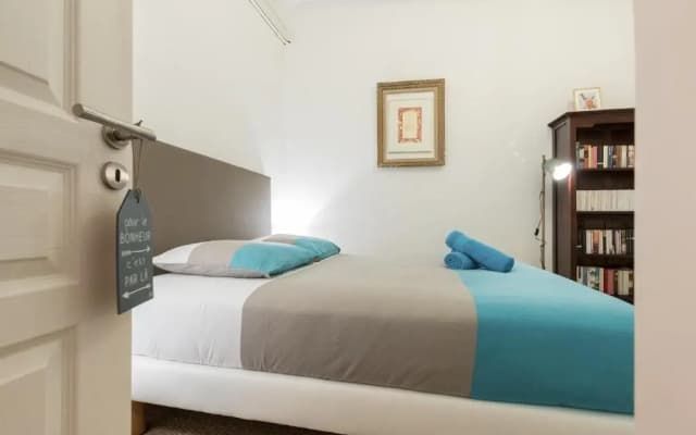 Pref 2 · F4 - Vaste Et Bourgeois ,3 Chambres, Ascenseur, Vx-Nice - photo 2